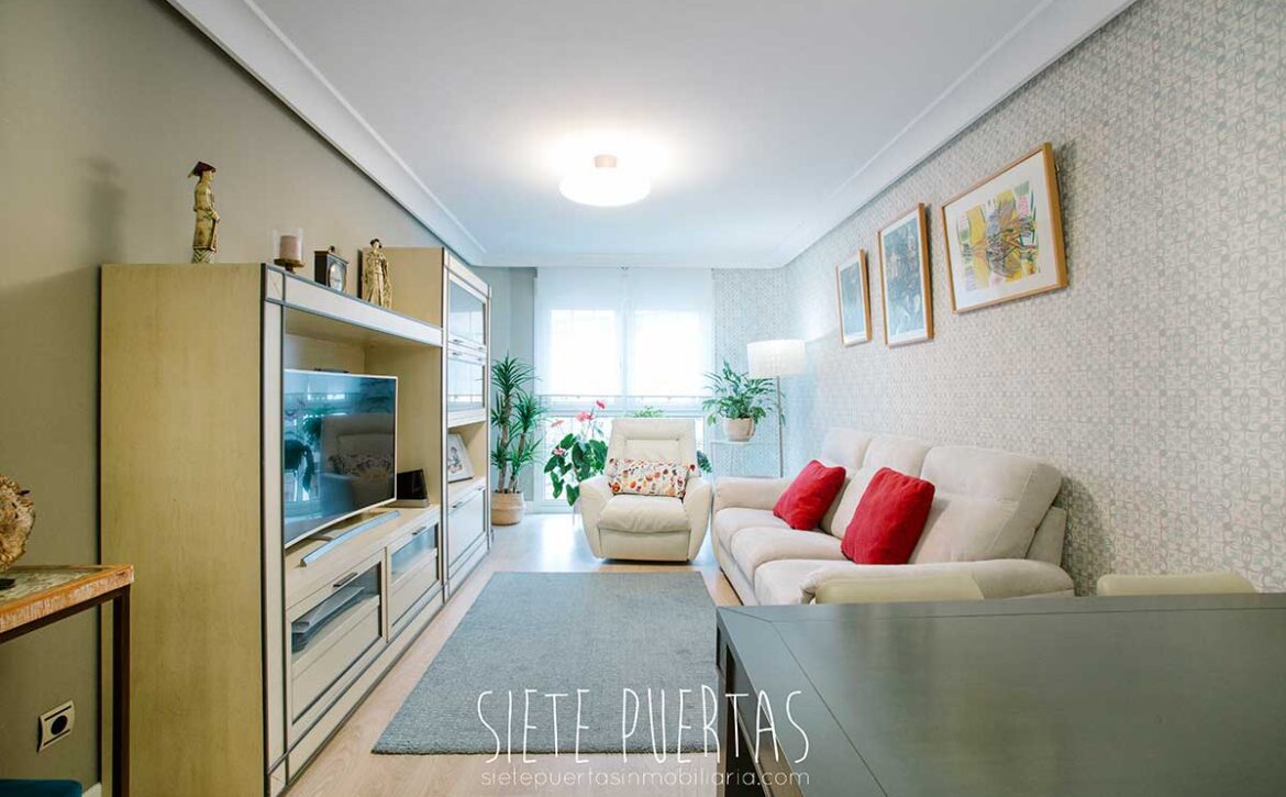 Venta piso exterior en muy buen estado con ascensor en Oñati, Gipuzkoa.