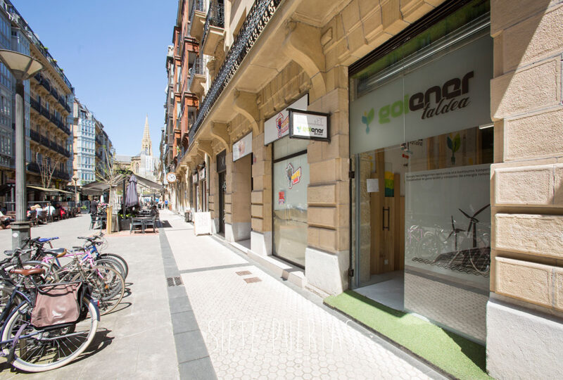 Local comercial en venta en Reyes católicos en el centro de San Sebastián, Donostia.