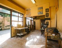 Local taller en venta en zona baja Intxaurrono. Muy buenos accesos rodados y zona de fácil aparcamiento.