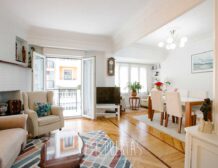 Piso en venta en calle zabaleta en Gros. 155 m2 a 300 metros de la playa de La Zurriola y a 1 km del Ayuntamiento y playa de La Concha